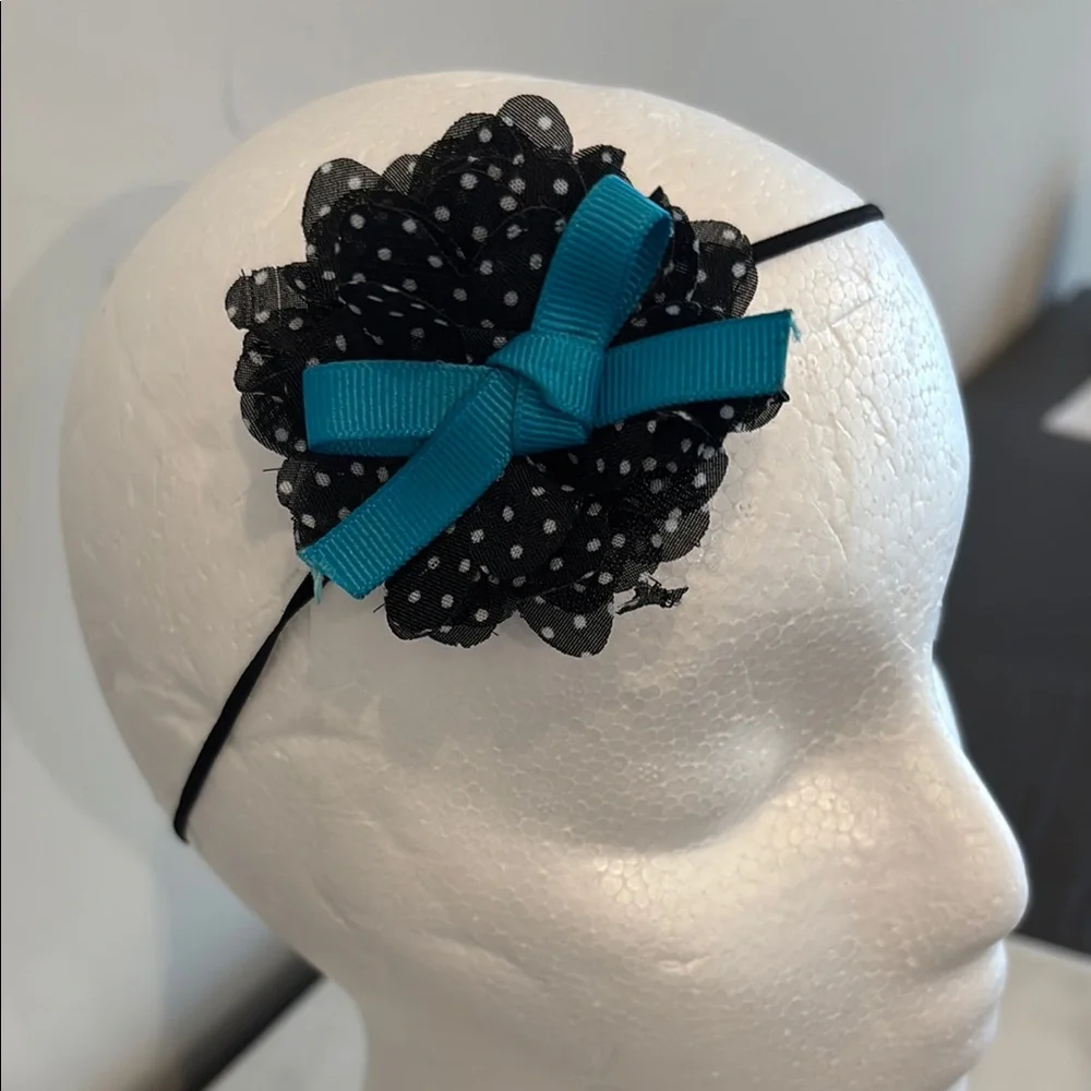 Black and White Hair Accessories Set with Floral and Bow Designs